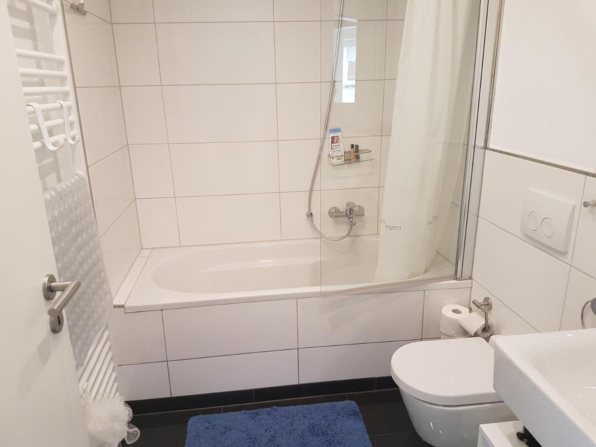 Zimmer Mit Eigenem Bad In Maerchenstadt! Heidelberg Eksteriør bilde